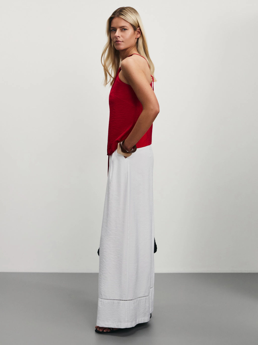 Широкие брюки из вискозы со шнурком / Zarina  фото 2