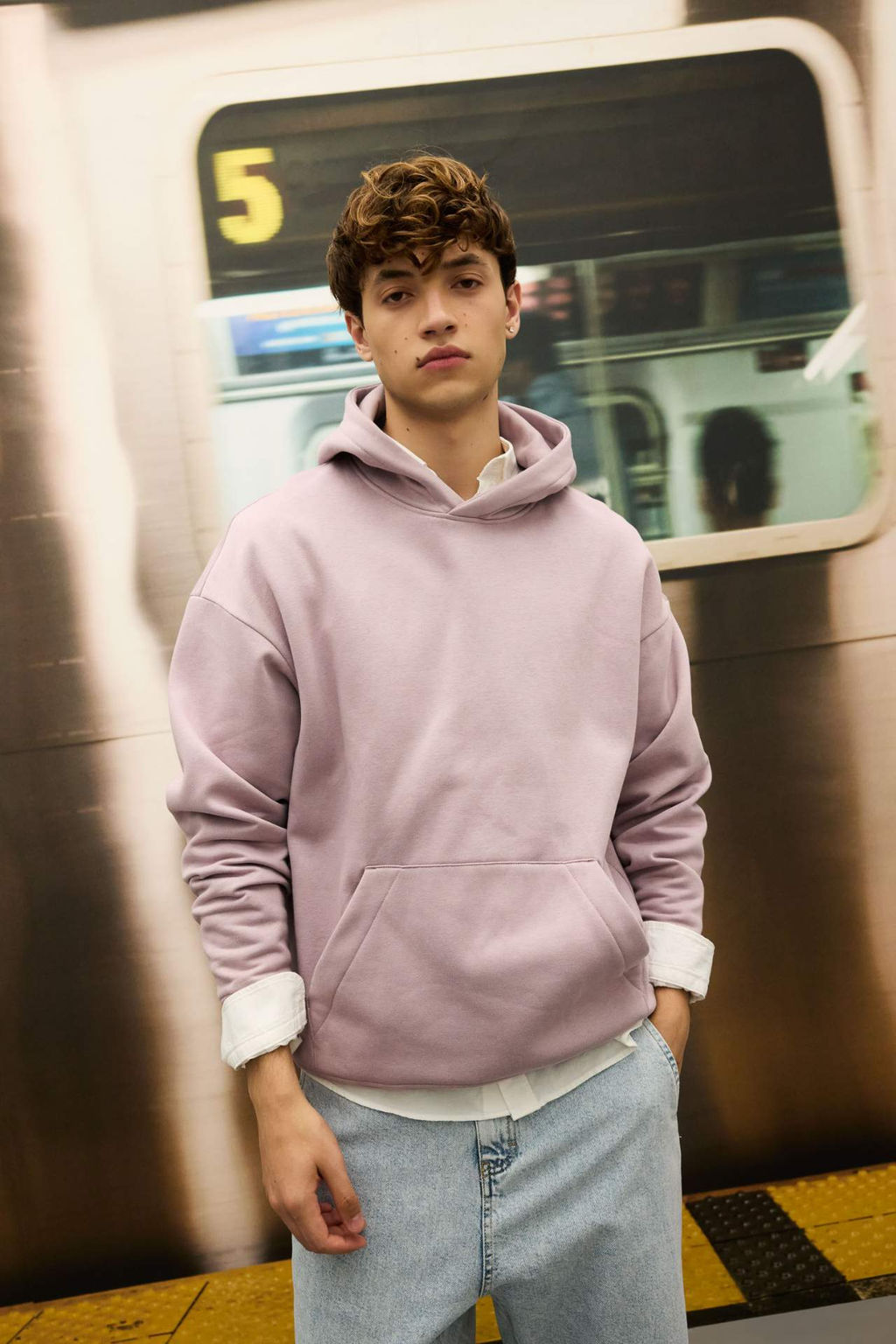 Siyah Oversize Genis Kal?p Kapusonlu Kanguru Cepli Basic Duz Sweatshirt - Defacto фото 3