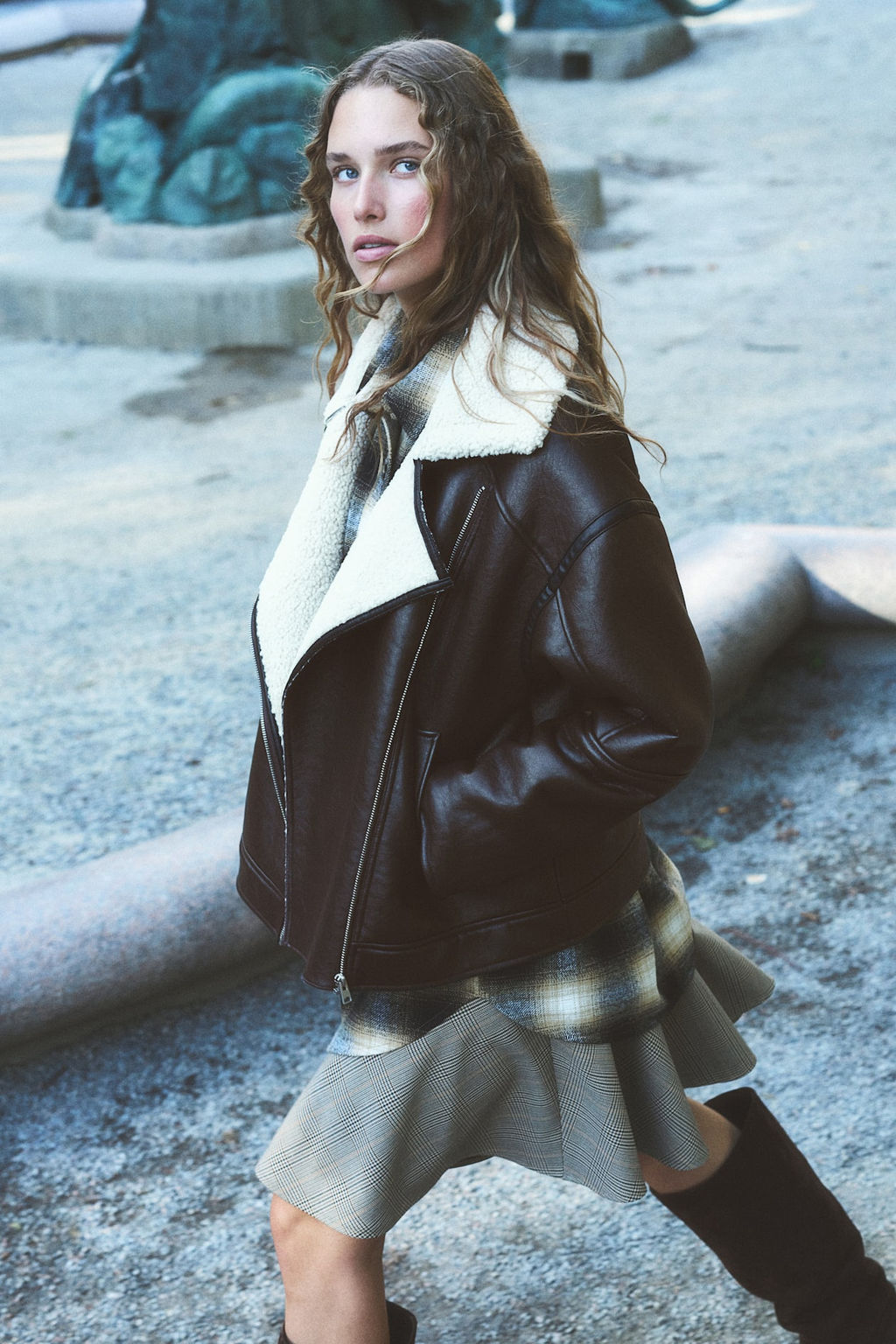 Cazadora biker con forro de borreguito - H&m фото 3