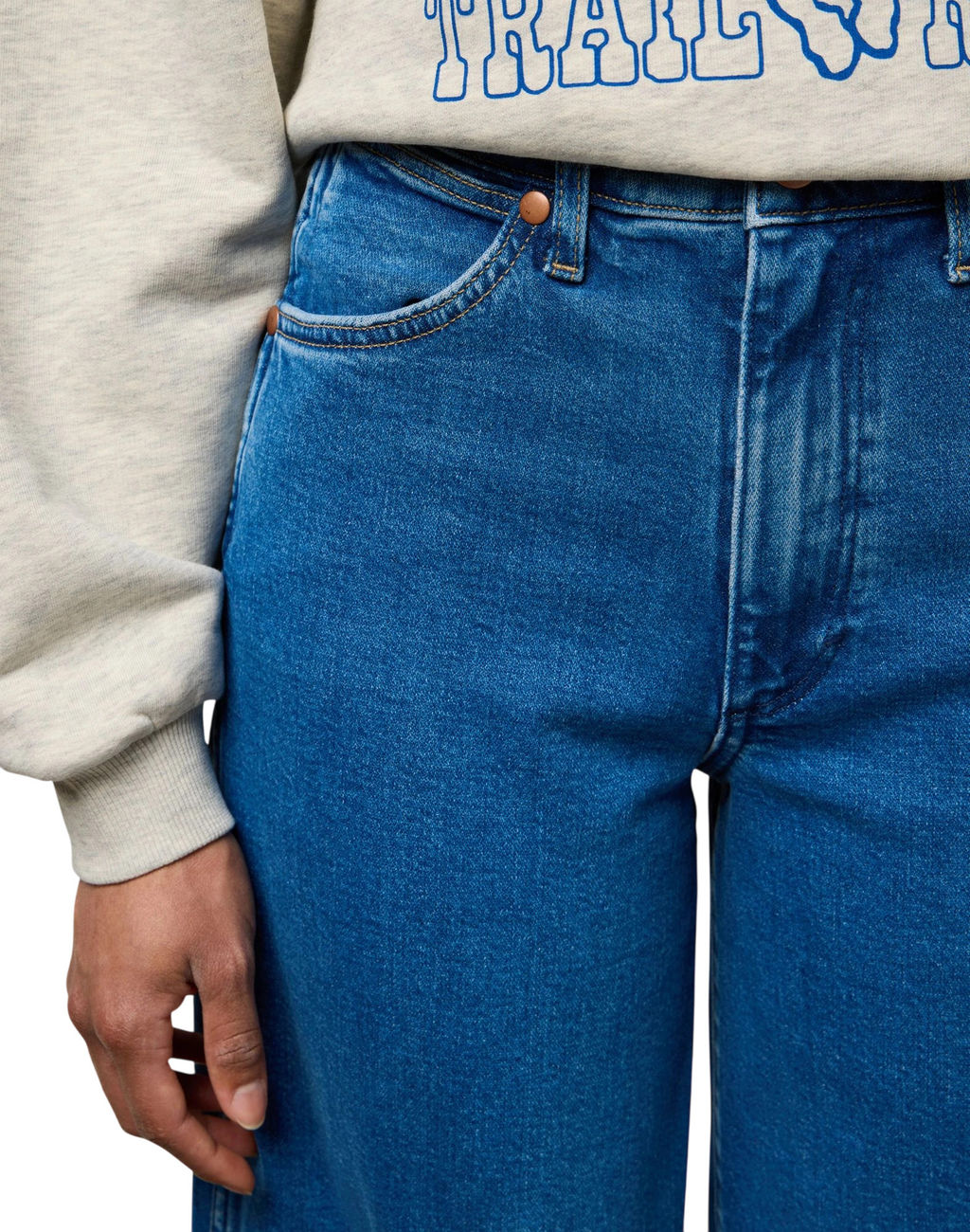 Джинсы женские