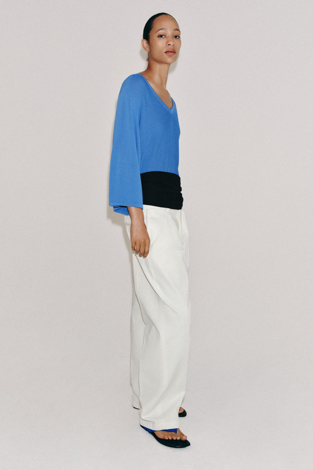 TOP PUNTO FLUIDO ESCOTE PICO / Azul?n