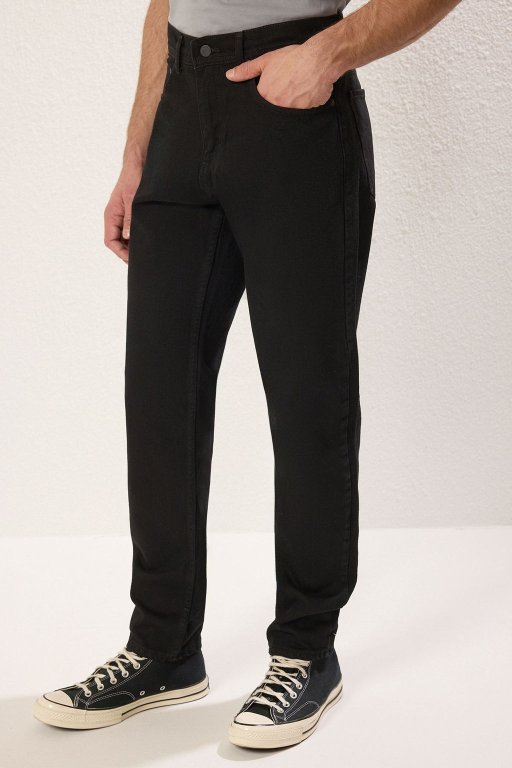 Siyah Smoke Essential Fit Jeans Kot Pantolon TMNAW23JE00104