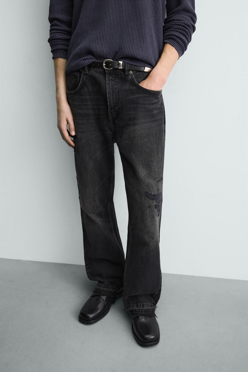 RIPPED FLARE FIT JEANS - Zara фото 5