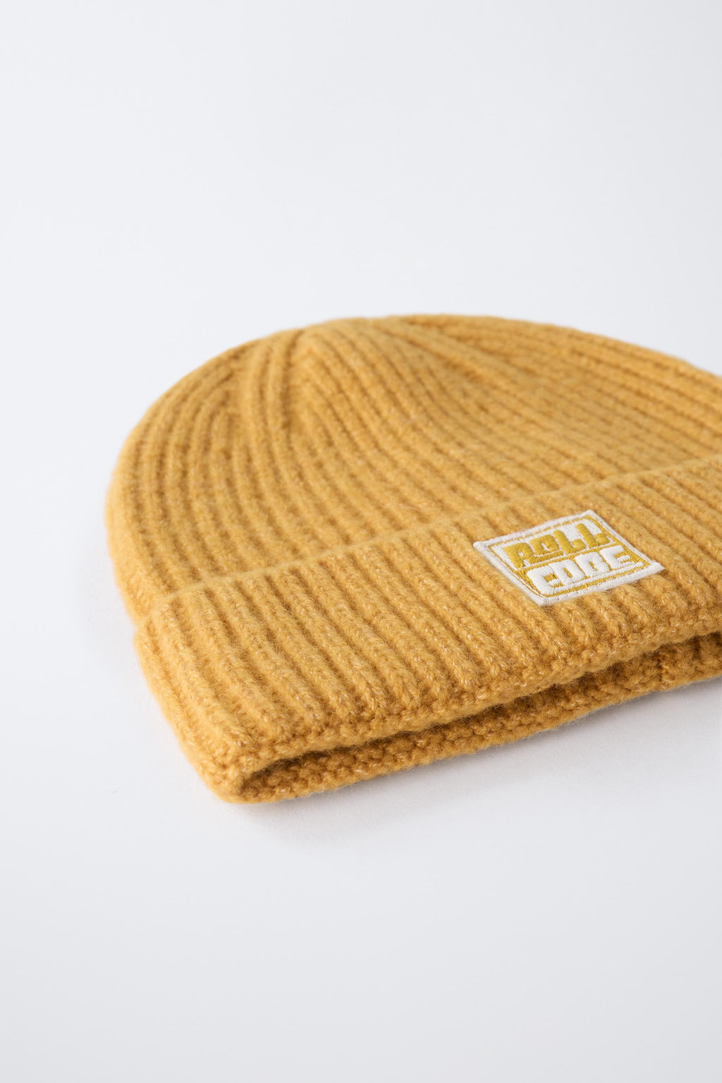 KNIT BEANIE WITH LABEL - Zara фото 3