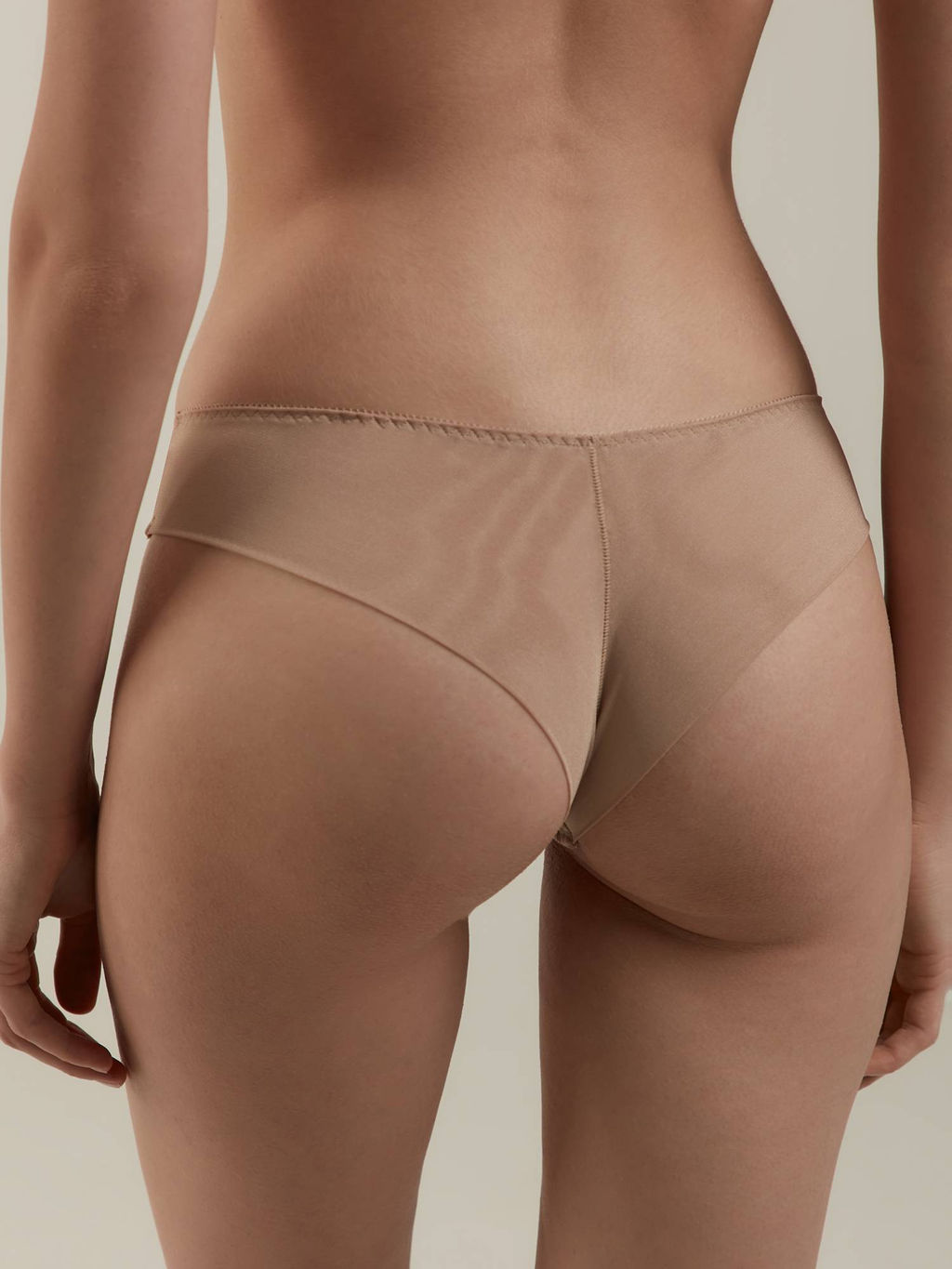 CONTE Трусы танга со средней линией талии NYMPHE TP6045 капучино - Conte elegant фото 2
