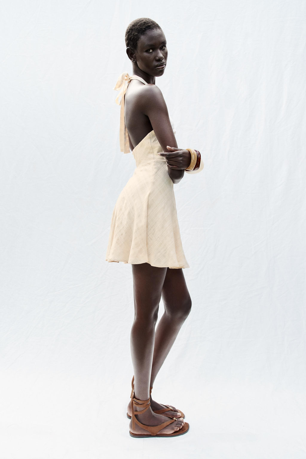 VESTIDO CORTO R?STICO HALTER / Crudo medio - Zara фото 4