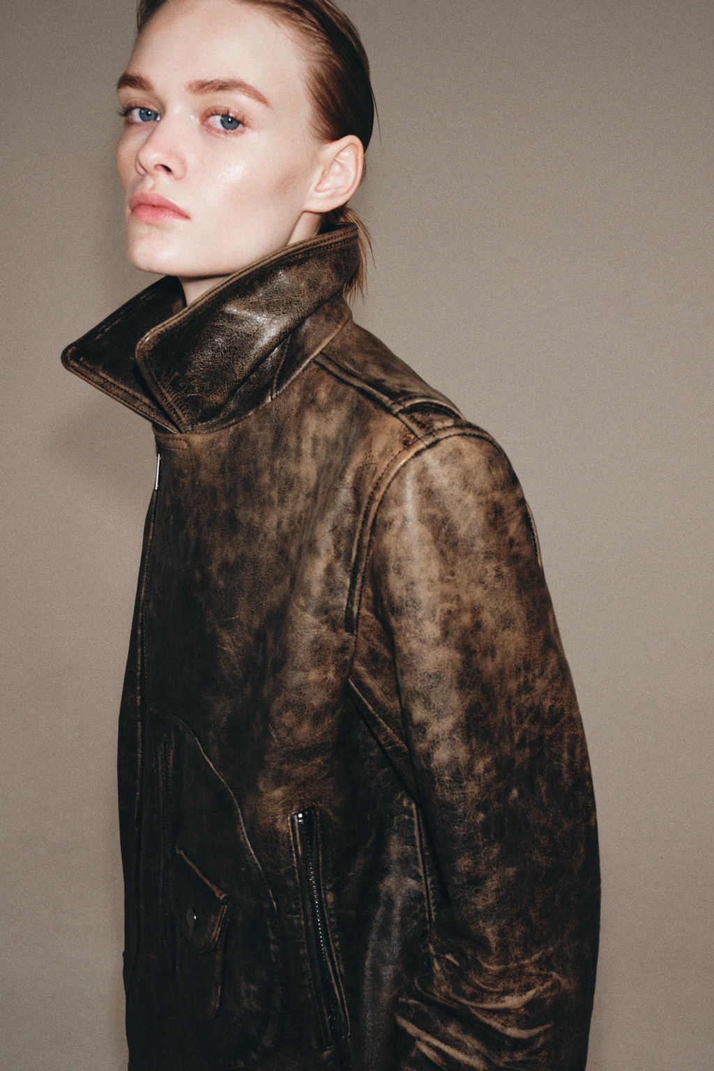 CHAQUETA BIKER PIEL 100% ZW COLLECTION LIMITED EDITION / Marr?n - Zara фото 5