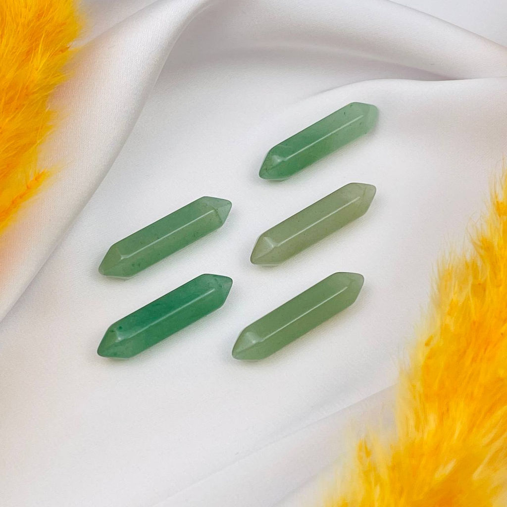 Кристалл двухконечный из зеленого Авантюрина
