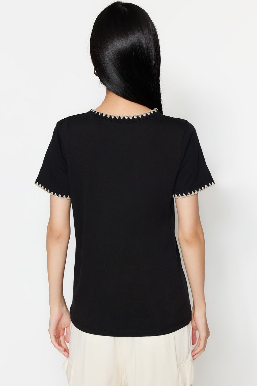 Siyah %100 Pamuk Kontrast Dikis Detayl? Basic Bisiklet Yaka Orme T-Shirt TWOSS19AD0085