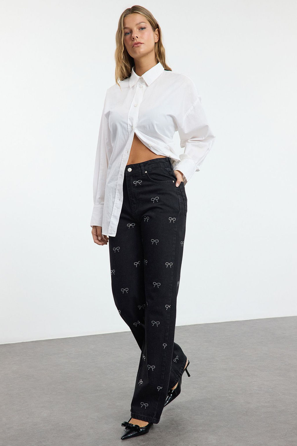 Siyah Fiyonk/Kurdele Detayl? Tasl? Yuksek Bel Wide Leg Jeans TWOAW25JE00325 - Trendyolmilla фото 2