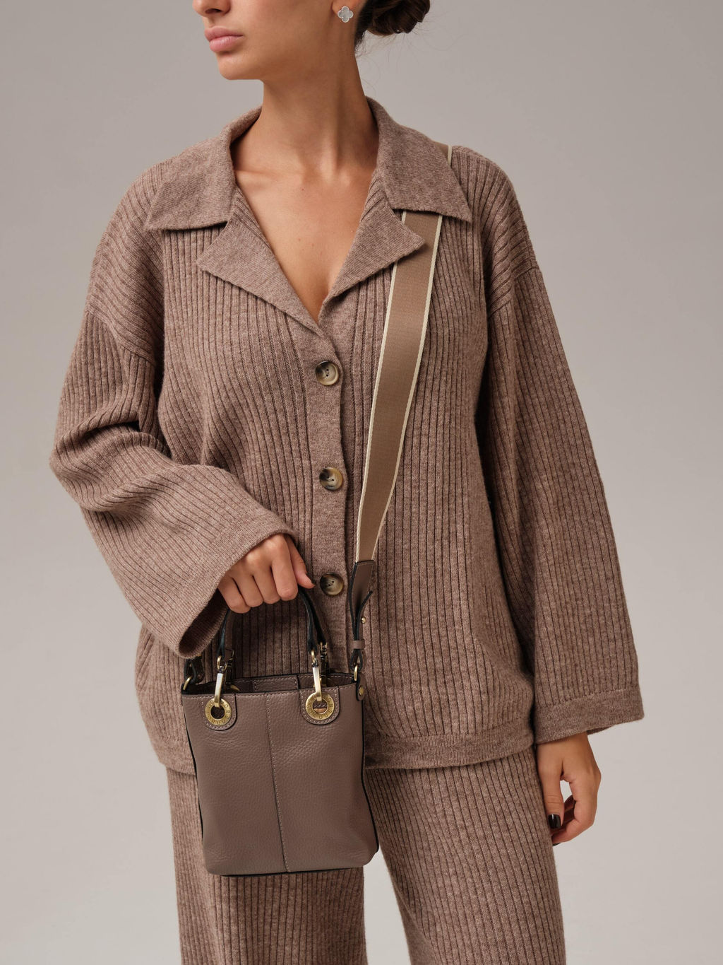 Сумка кожаная кросс-боди Deboro 30347 коричневая краска