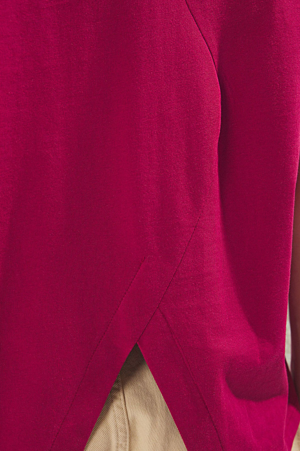 Visne Curugu %100 Suprem Oversize/Genis Kesim Asimetrik S?rt Detayl? Orme T-Shirt TWOSS25TS00040