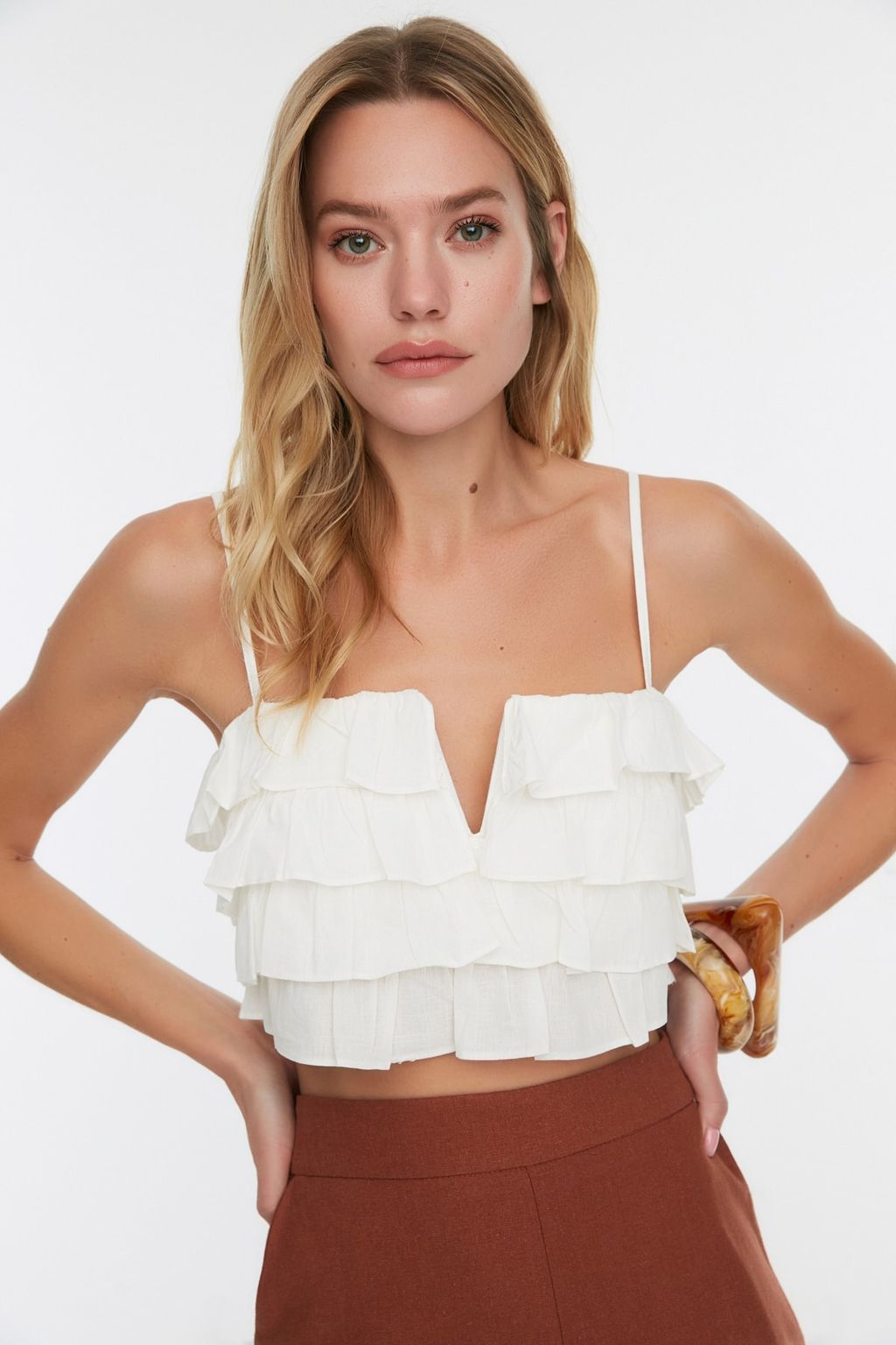 Beyaz Dokuma F?rf?rl? Plaj Crop Bluz TBESS21BZ0661