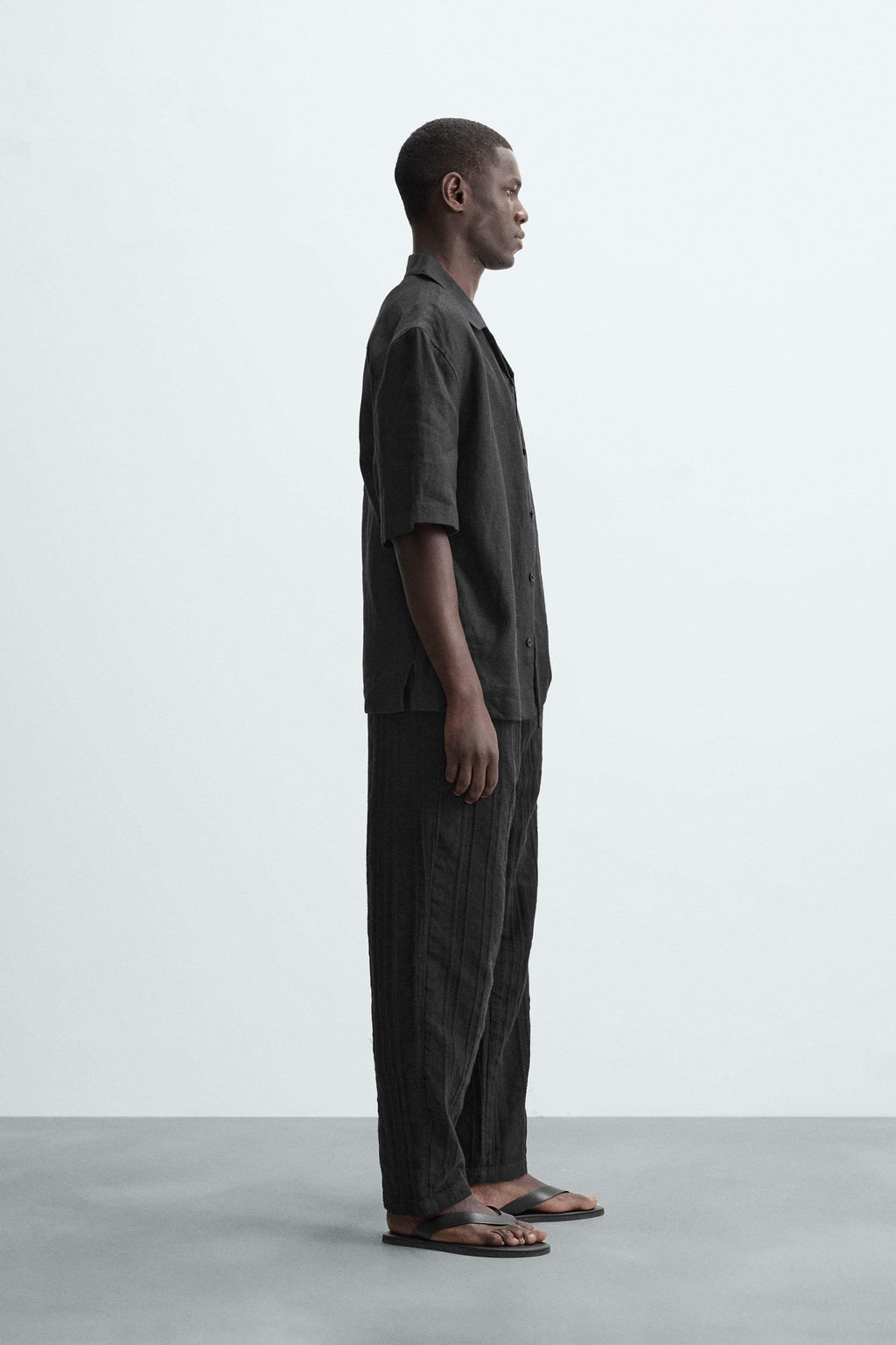 RELAXED FIT TEXTURED TROUSERS - Zara фото 4