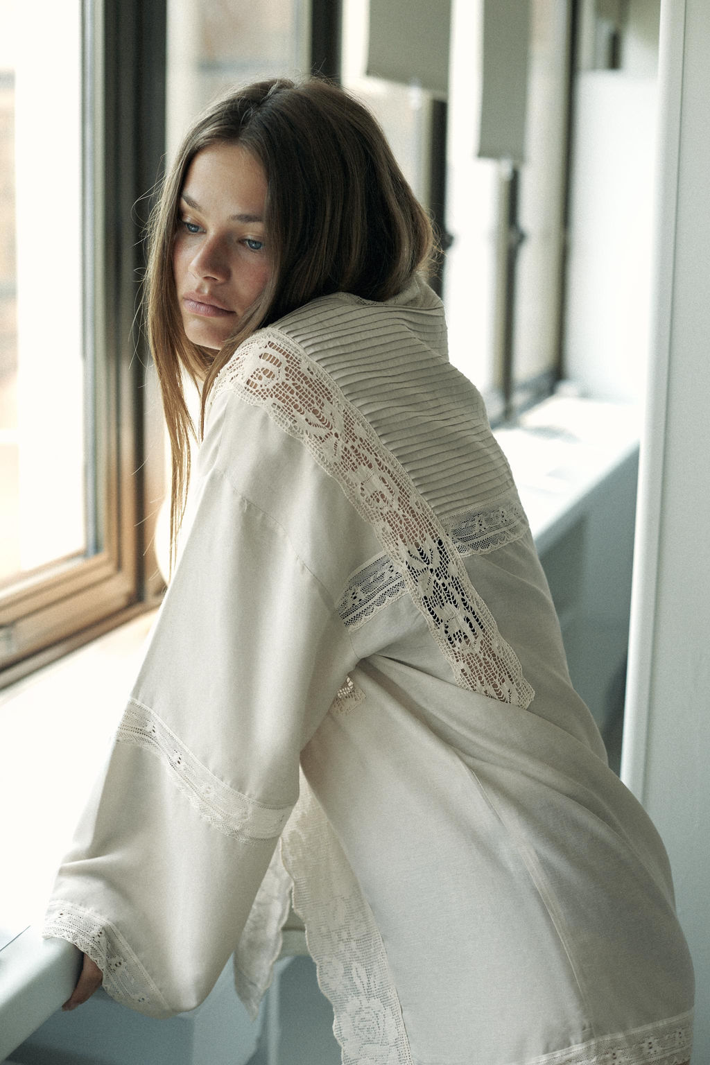 LIMITED EDITION PLEATED LACE ROBE - Zara фото 3