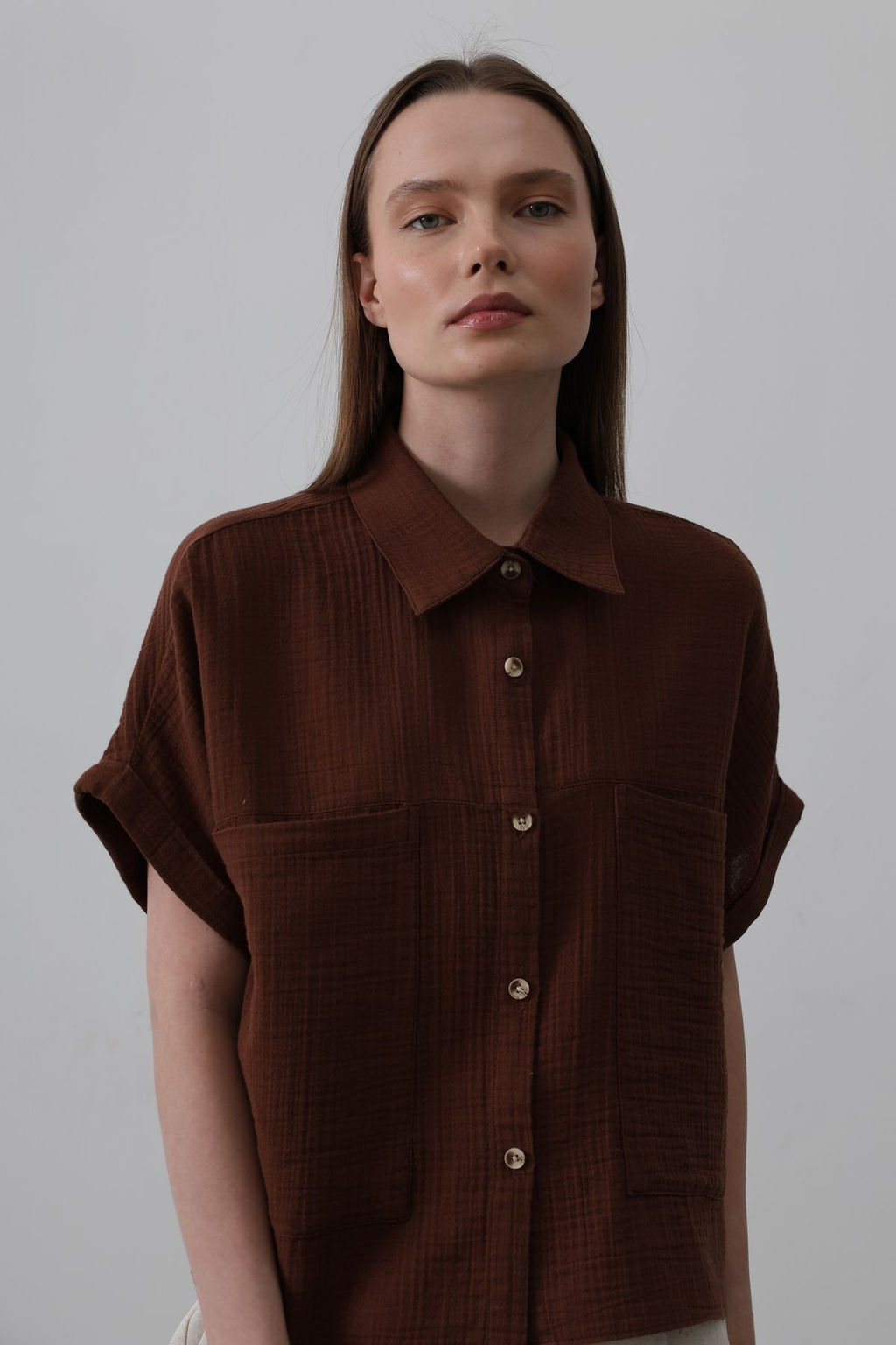 TRENDYOLMILLA Kahverengi Onu Cepli Dusuk Kol Oversize Gomlek TWOSS25GO00057 фото 3