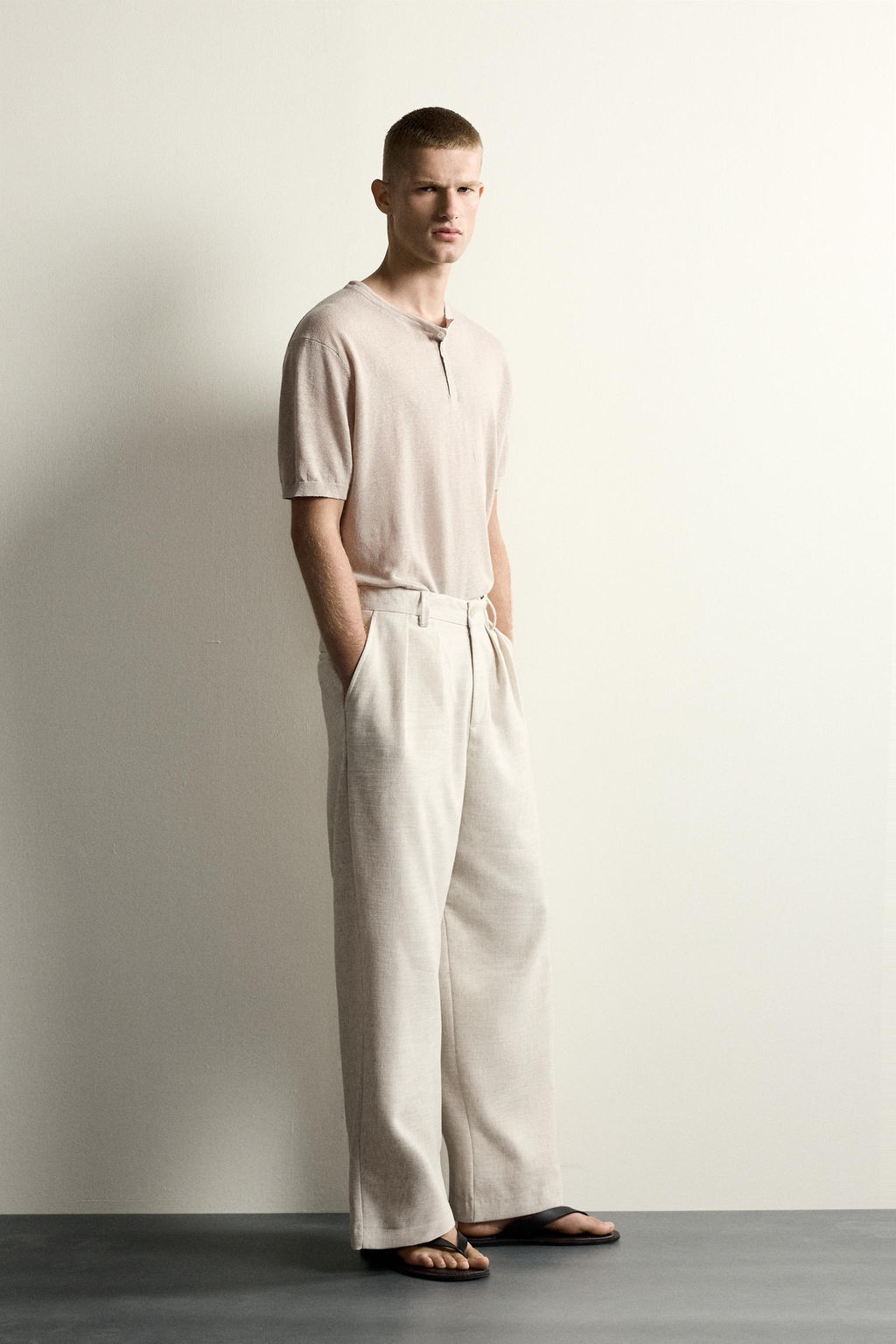 PANTAL?N RELAXED FIT ESTRUCTURA PLIEGUES / Beige claro - Zara фото 4