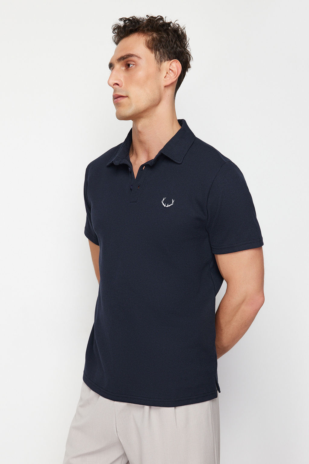 TRENDYOL MAN Haki Regular/Normal Kesim Nak?sl? Dokulu Polo Yaka T-Shirt TMNSS24PO00046