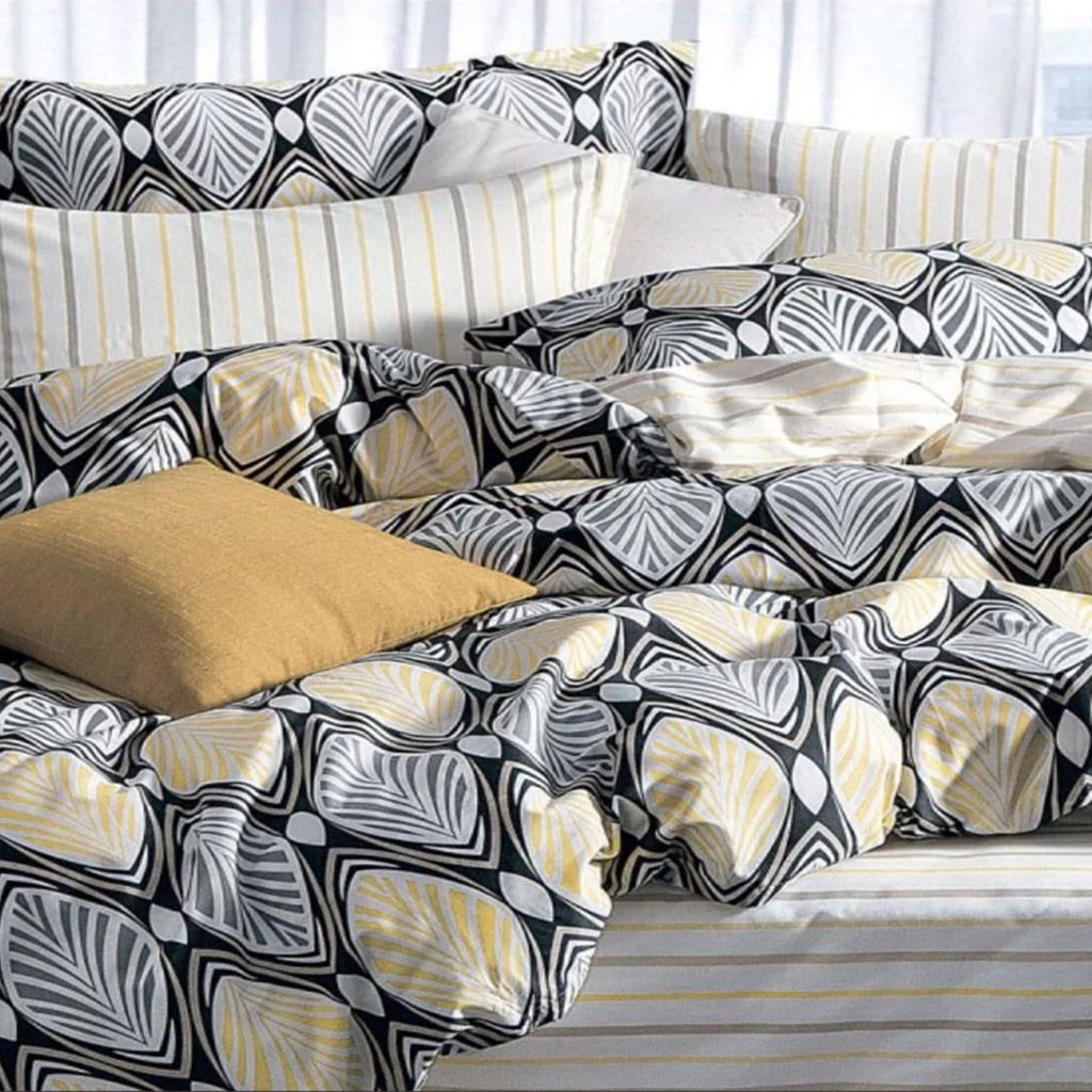 Простыня Евростандарт "Аметист" 240х220см, поплин "Премиум Пакистан" 125г/м2, хлопок 100%, упаковка "классическая" ПВХ 28х41см, "Домашняя мода" (Россия)