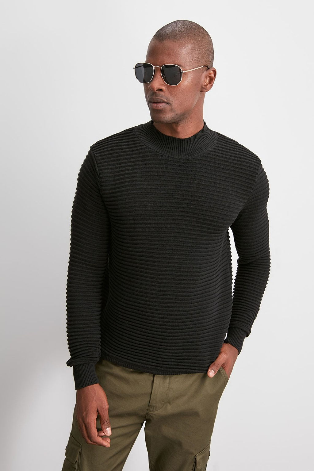 Trendyolmilla Man Siyah Slim Dar Kesim Yar?m Bal?kc? Yaka Dokulu Triko Kazak TMNAW20LS0012