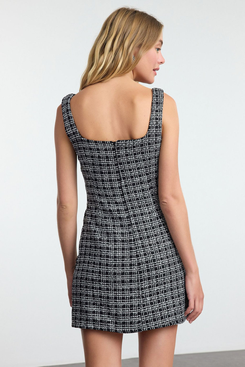 TRENDYOLMILLA Bej Tuvit Dokuma K?sa Elbise TPRAW25EL00076  фото 5