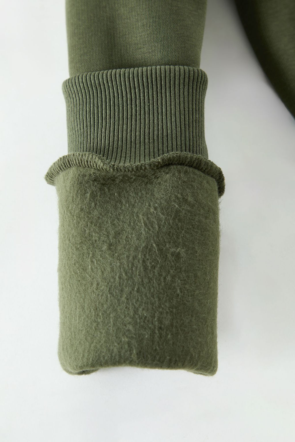 Haki Oversize/Genis Kesim Dik Yaka Fermuarl? Ici Polarl?/S?cak Tutan Sweatshirt TMNAW25SW00081