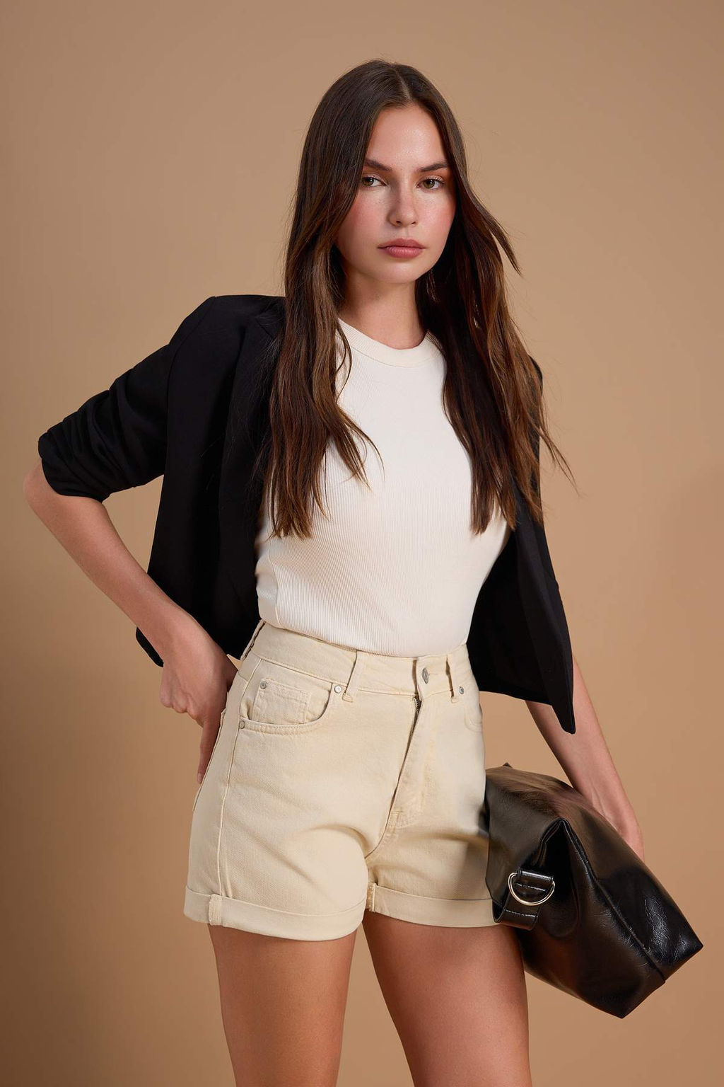 TRENDYOLMILLA Tas Yuksek Bel Denim Sort TWOSS22SR0501  фото 7
