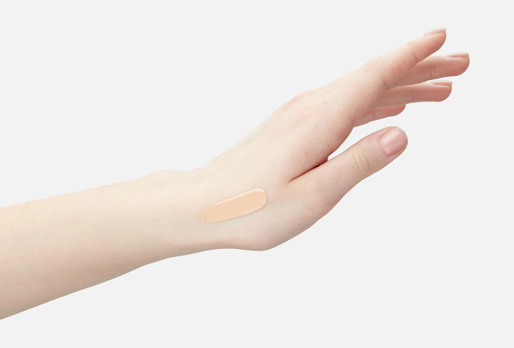 CATRICE Флюид с эффектом мягкого свечения Soft Glam Filter Fluid, 010 Fair Light 30 мл  фото 13