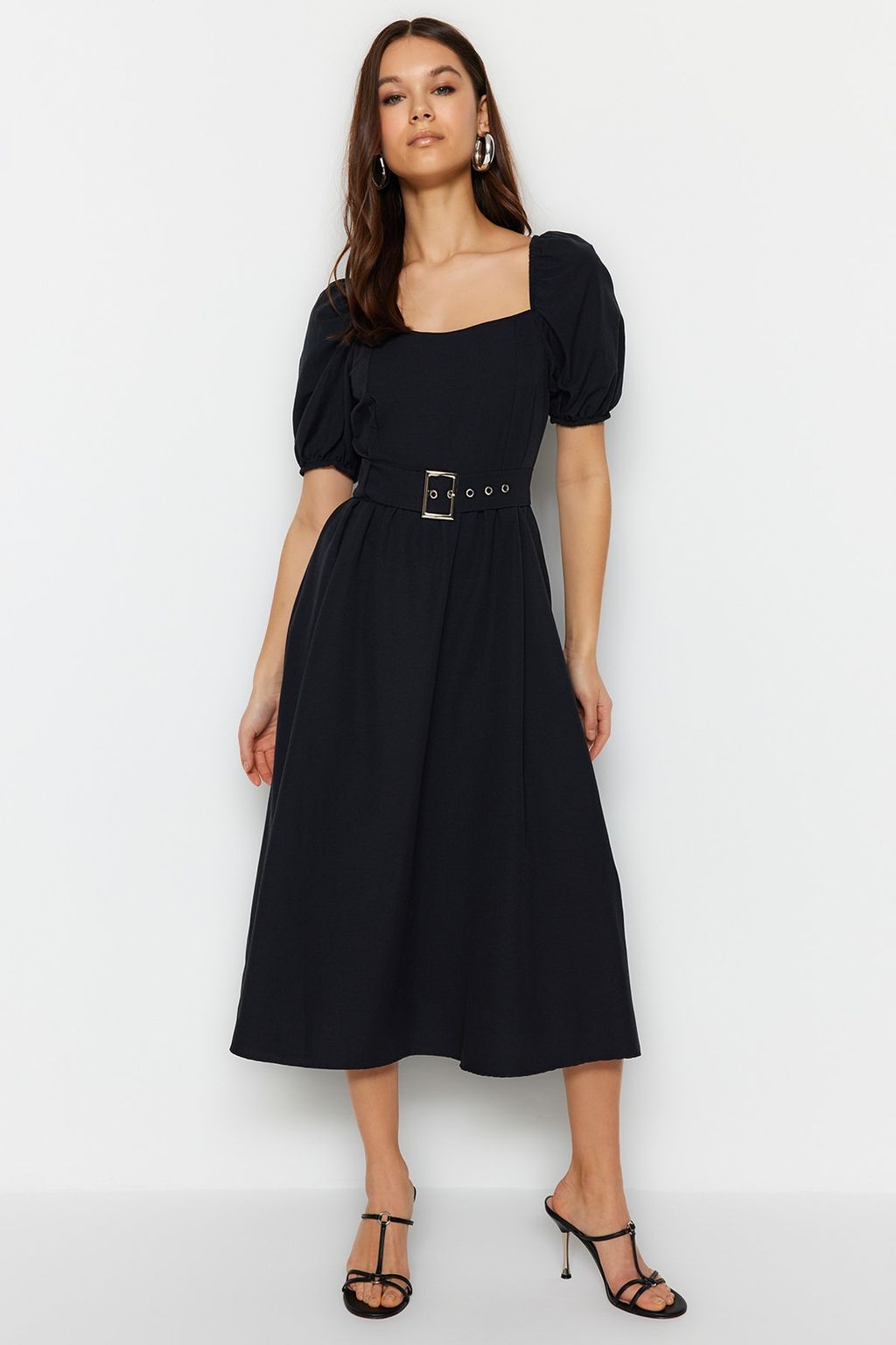 TRENDYOLMILLA Siyah Kemerli Belden Ac?lan Kare Yaka Midi Dokuma Elbise TWOSS23EL01123