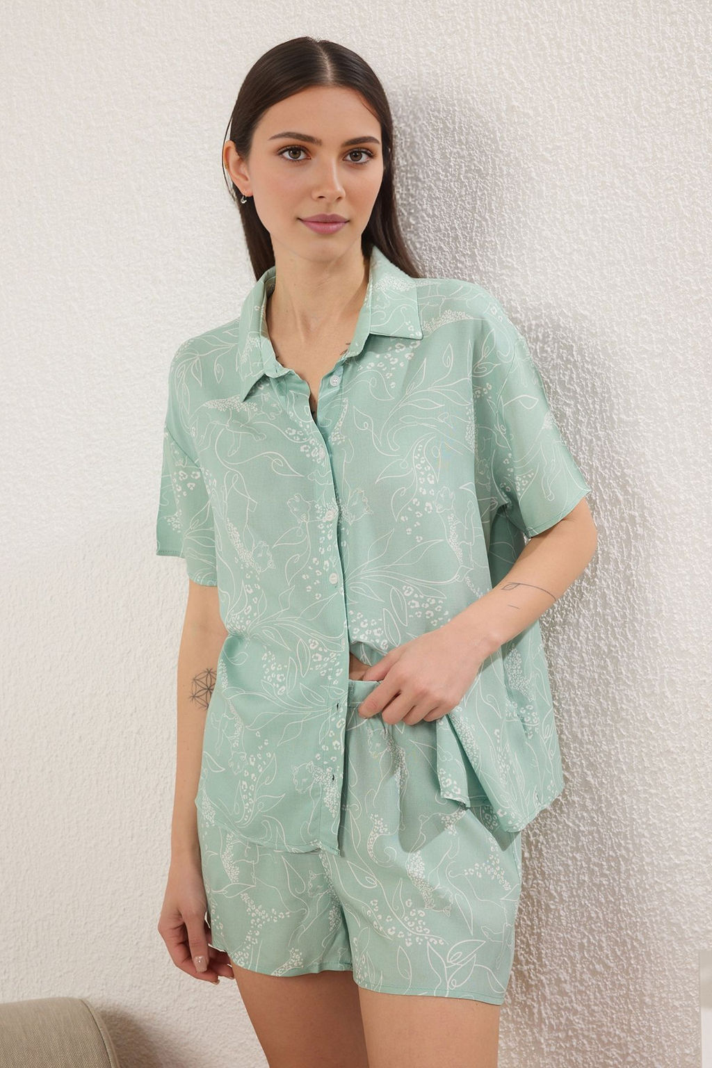 Trendyolmilla Mint Hayvan Desenli Viskon Sortlu Dokuma Pijama Tak?m? THMSS25PT00315