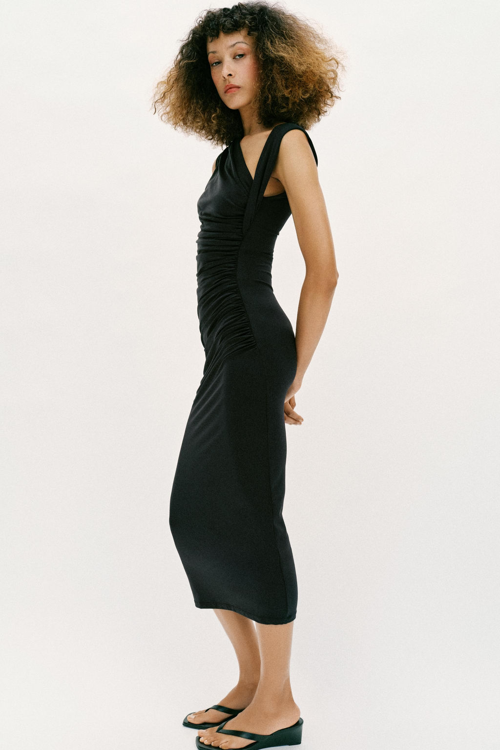 VESTIDO MIDI DRAPEADO / Negro - Zara фото 6