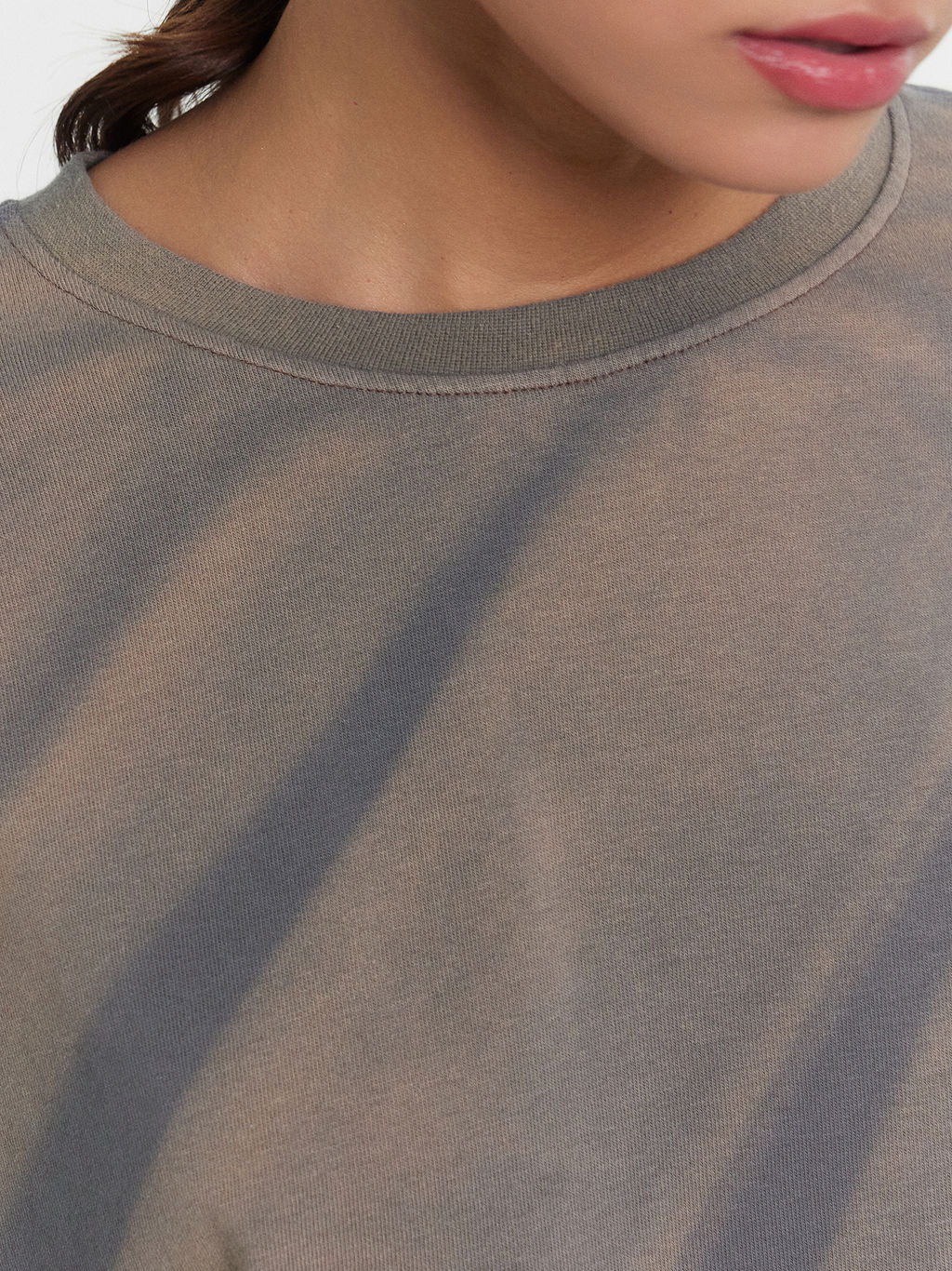 Футболка женская серая с принтом - Mark formelle фото 4