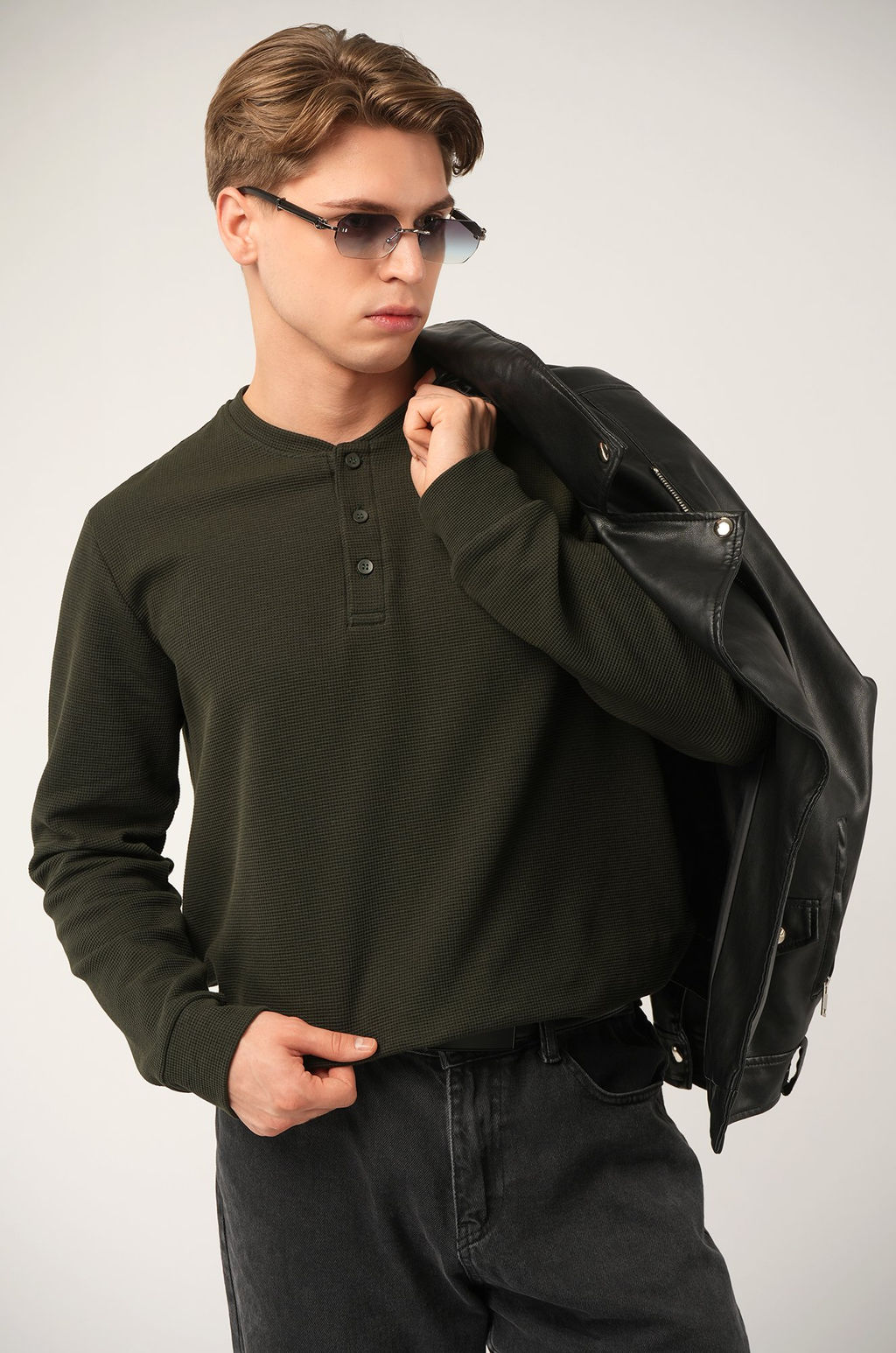 Мужской лонгслив на пуговицах Happyfox