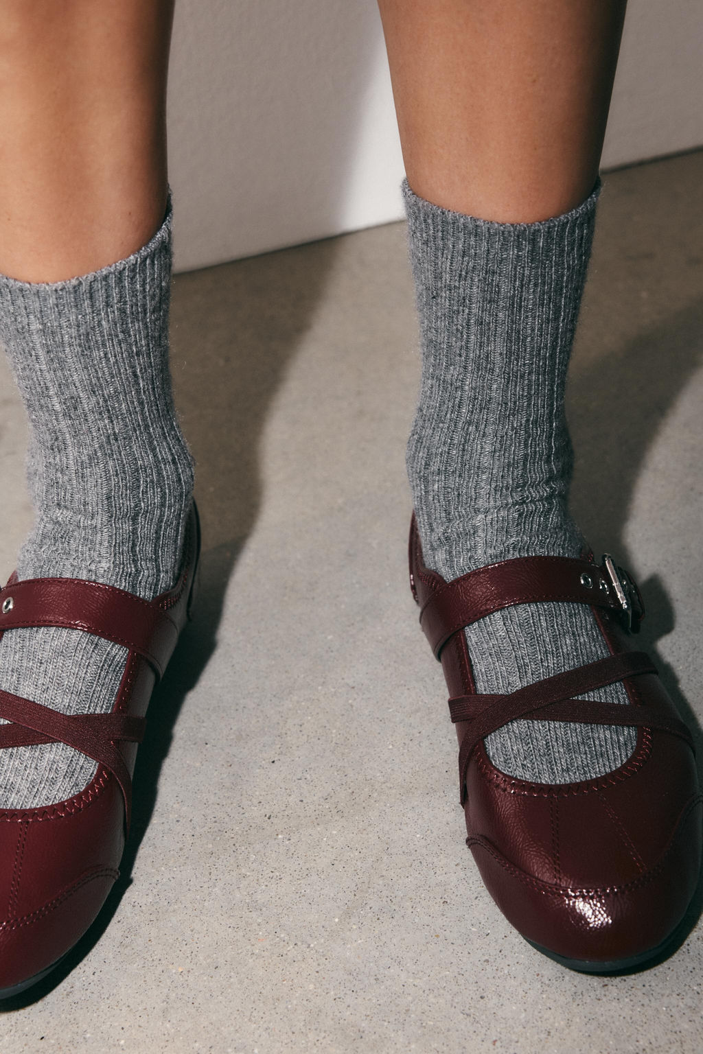 PATENT EFFECT BALLERINA SHOES WITH BUCKLES - Zara фото 9