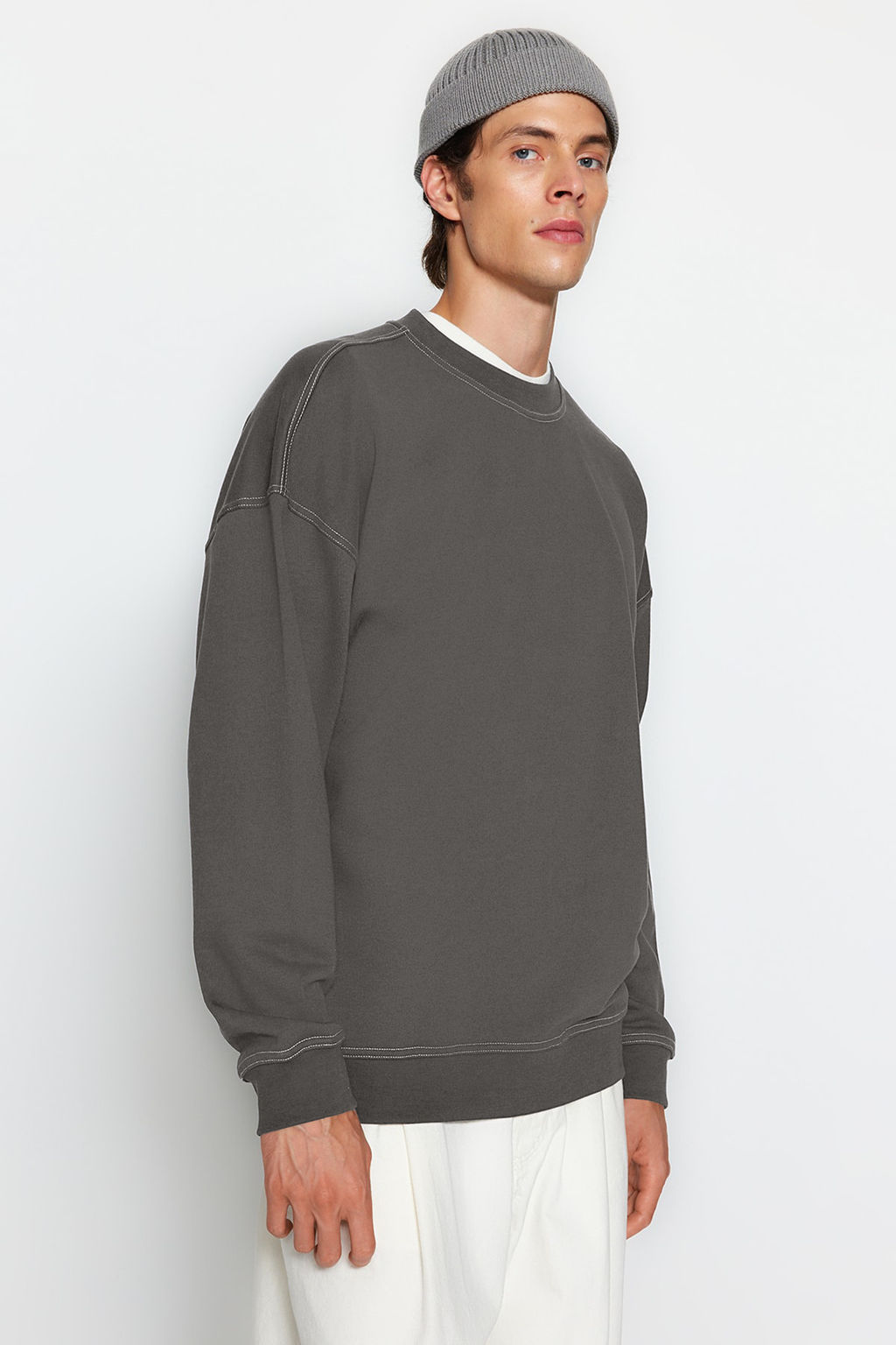 Antrasit Oversize/Genis Kesim Kontrast Dikis Detayl? Bisiklet Yaka Sweatshirt TMNAW24SW00011