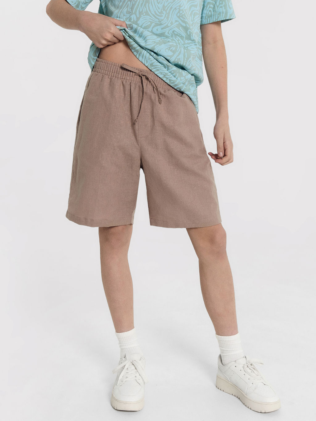 Шорты для мальчиков бежевые из хлопка и льна - Mark formelle фото 3