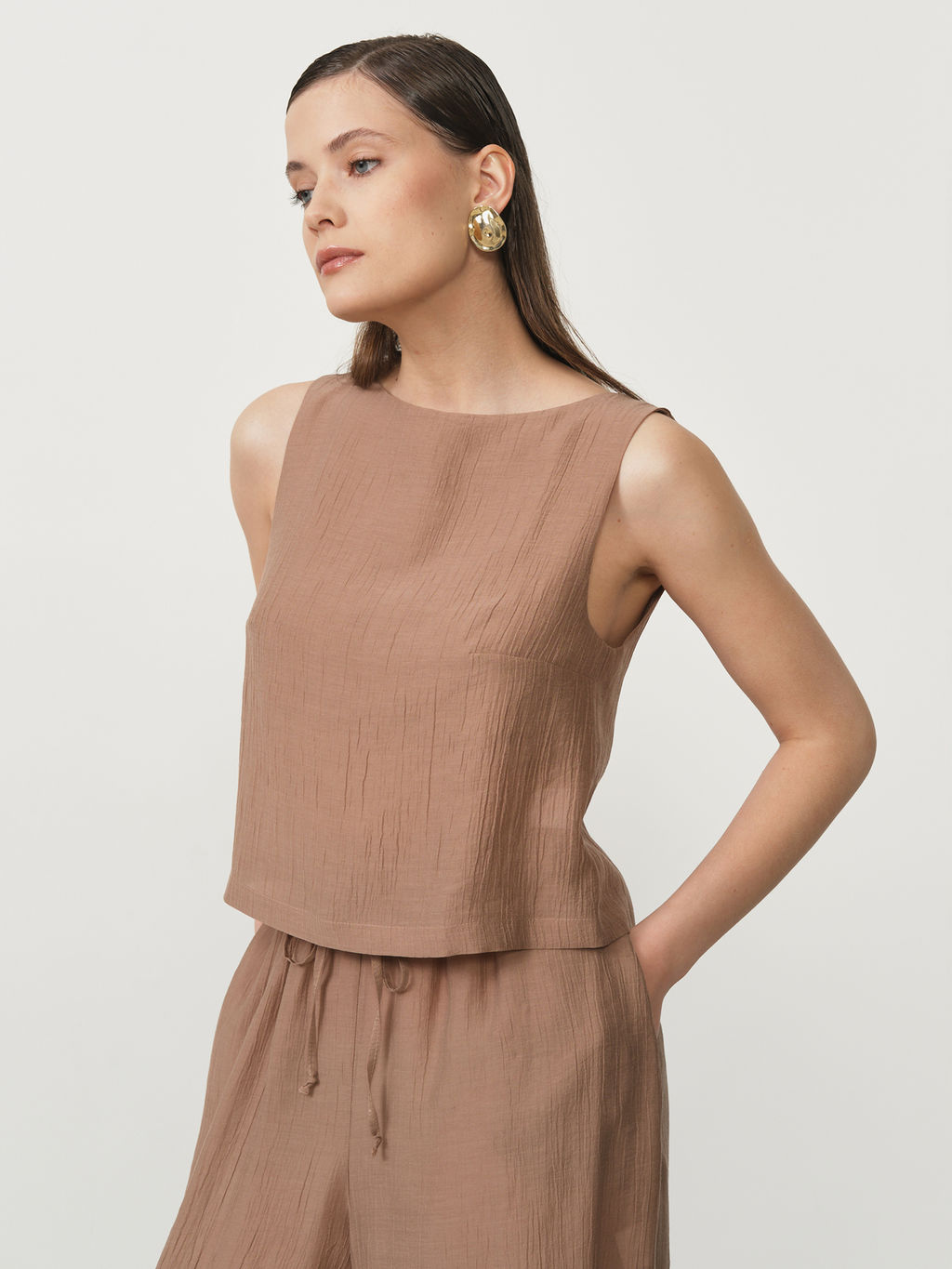 Топ из лиоцелла 06211311 какао