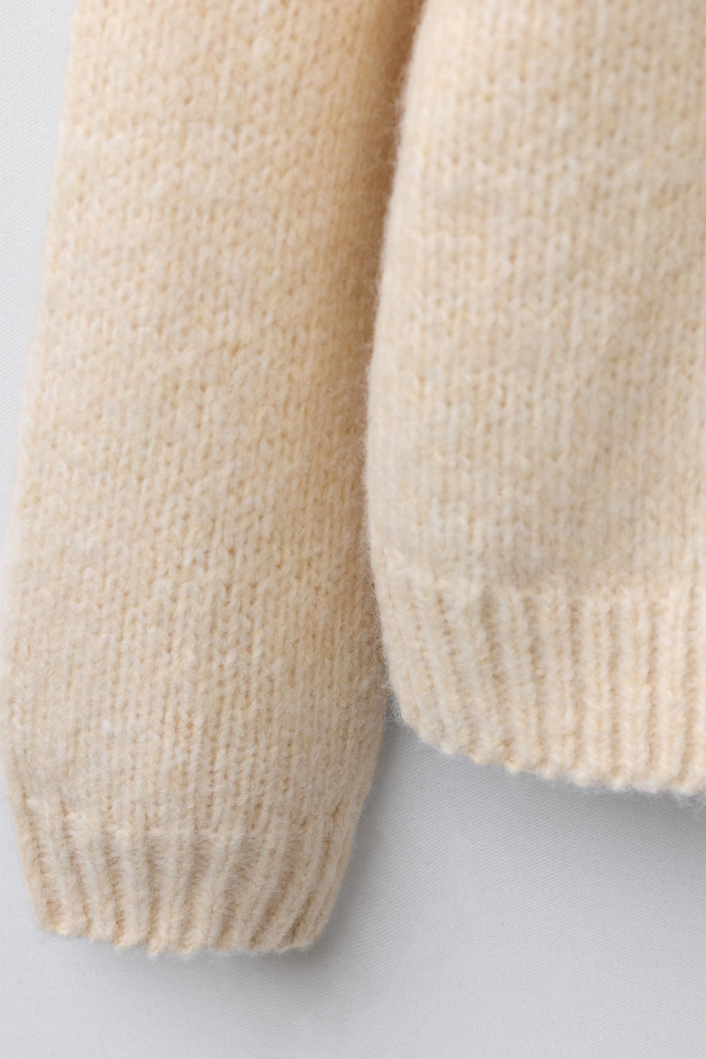 KNIT SWEATER WITH ORGANZA FLOWERS - Zara фото 4