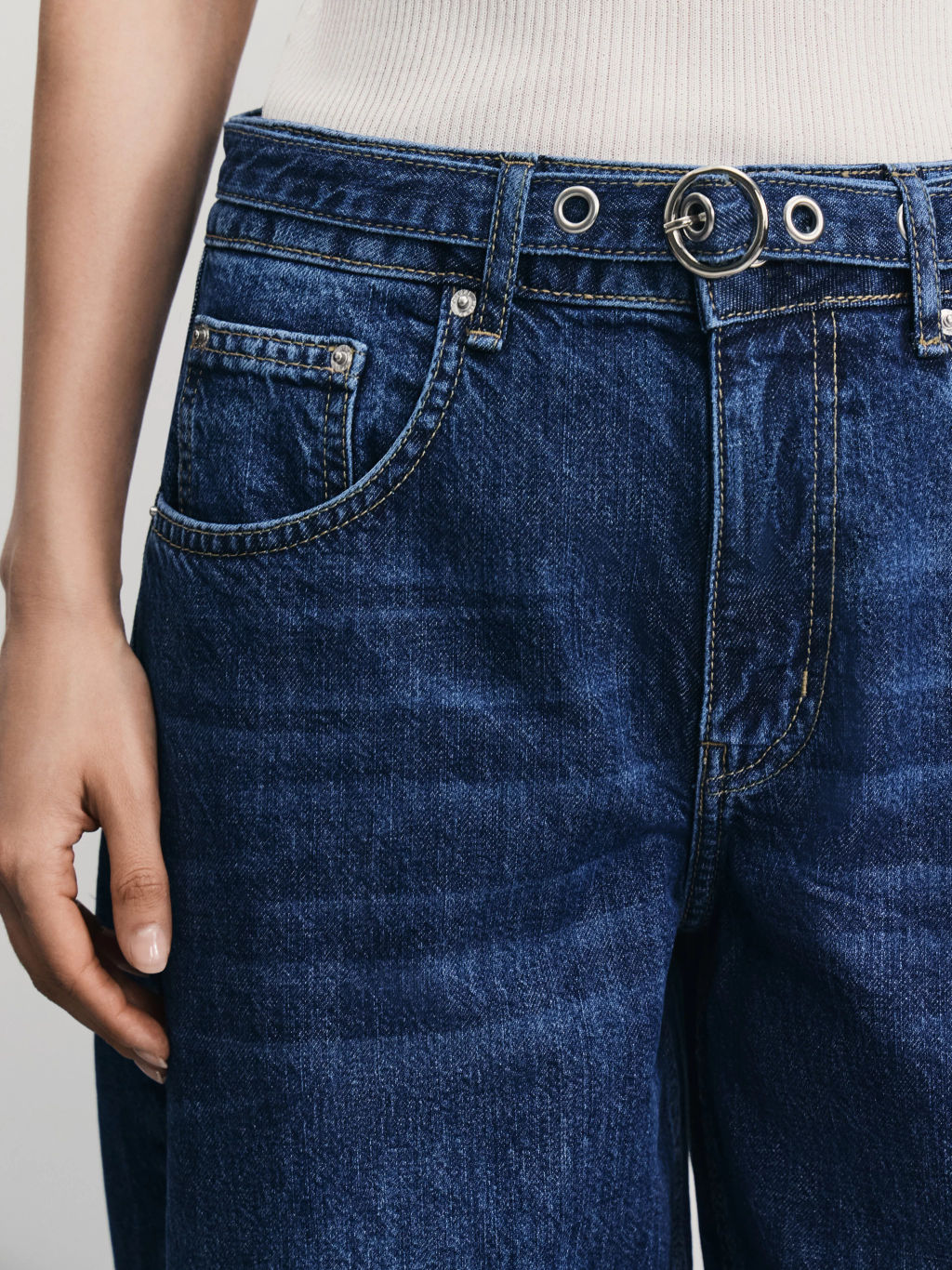 Джинсы barrel с поясом-шнурком / Zarina  фото 5