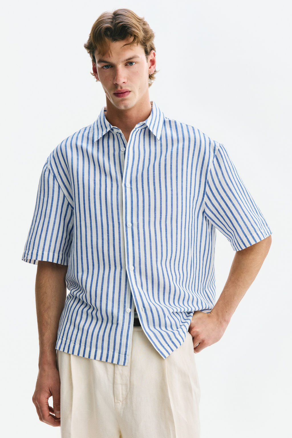 Camisa en mezcla de lino Relaxed Fit - H&m фото 4