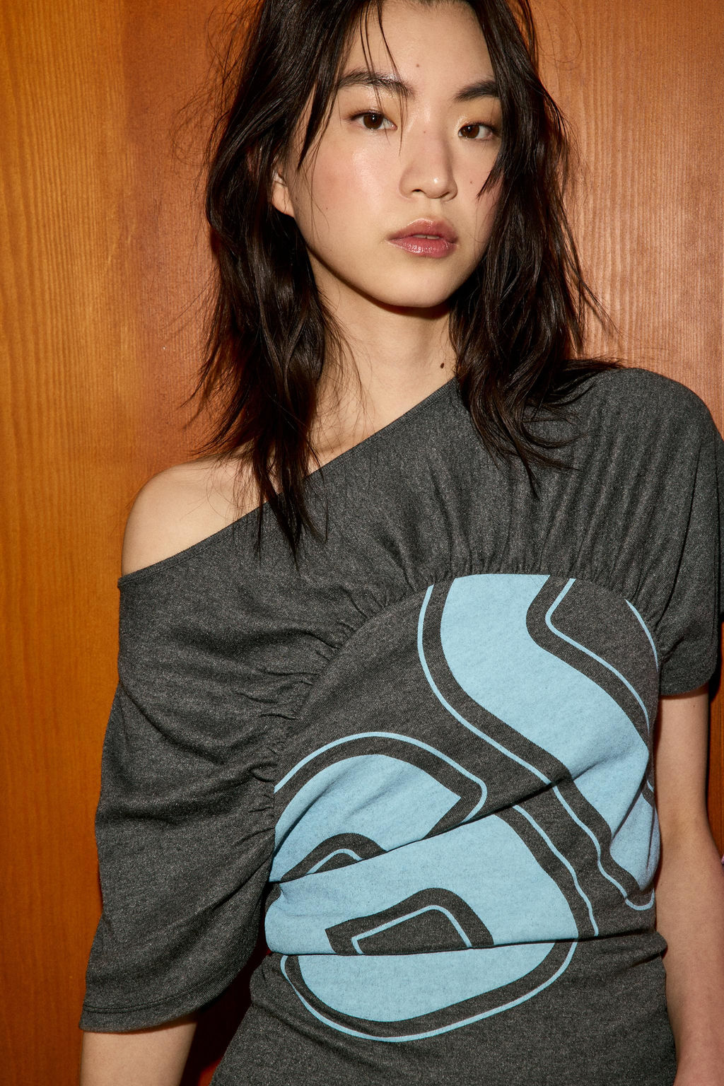CAMISETA FRUNCES NUMERO / Gris - Zara фото 4