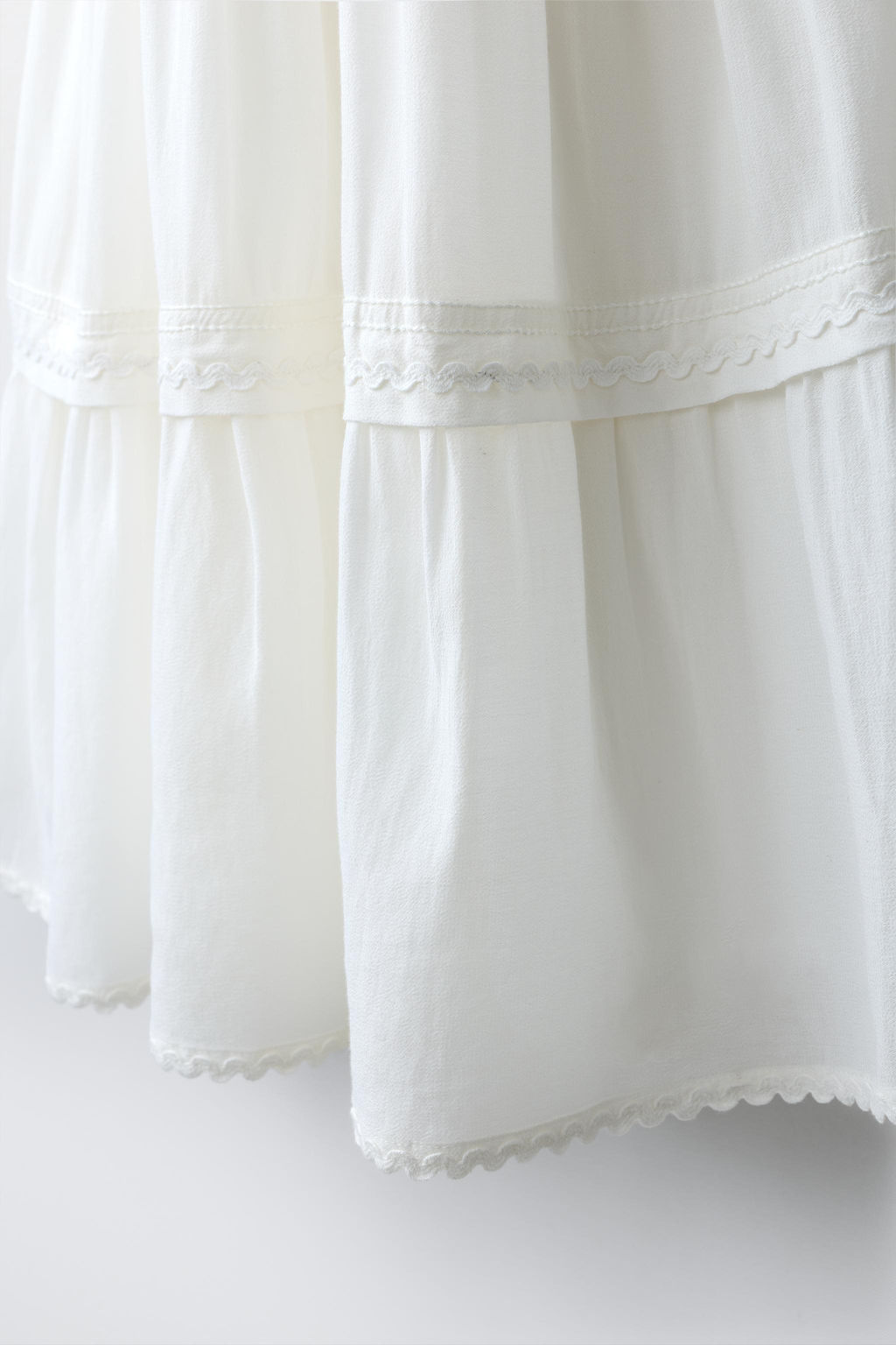 VESTIDO BORDADOS ROM?NTICO / Blanco - Zara фото 4