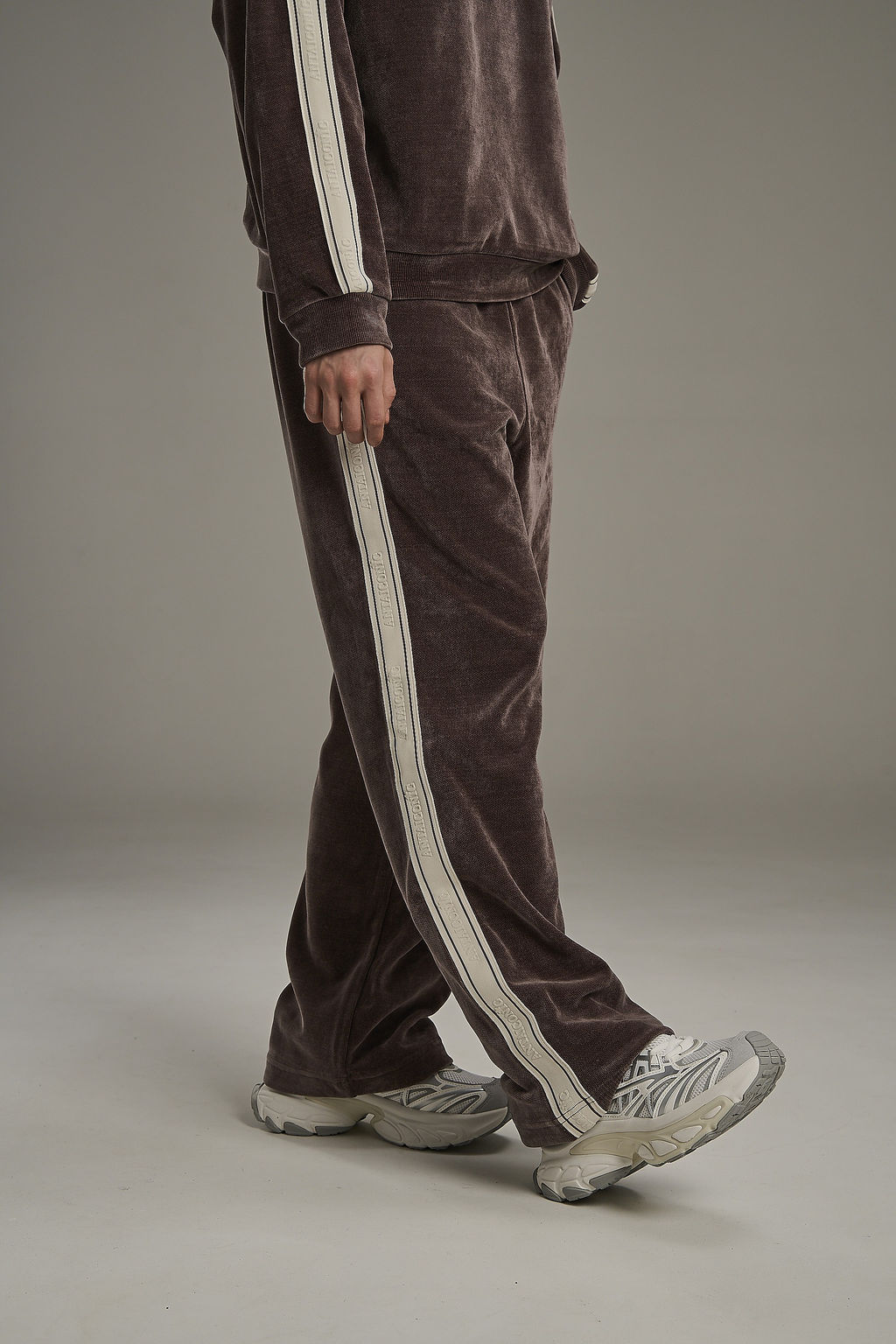 Брюки трикотажные Коричневый ICONIC Knit Track Pants - Anta фото 9