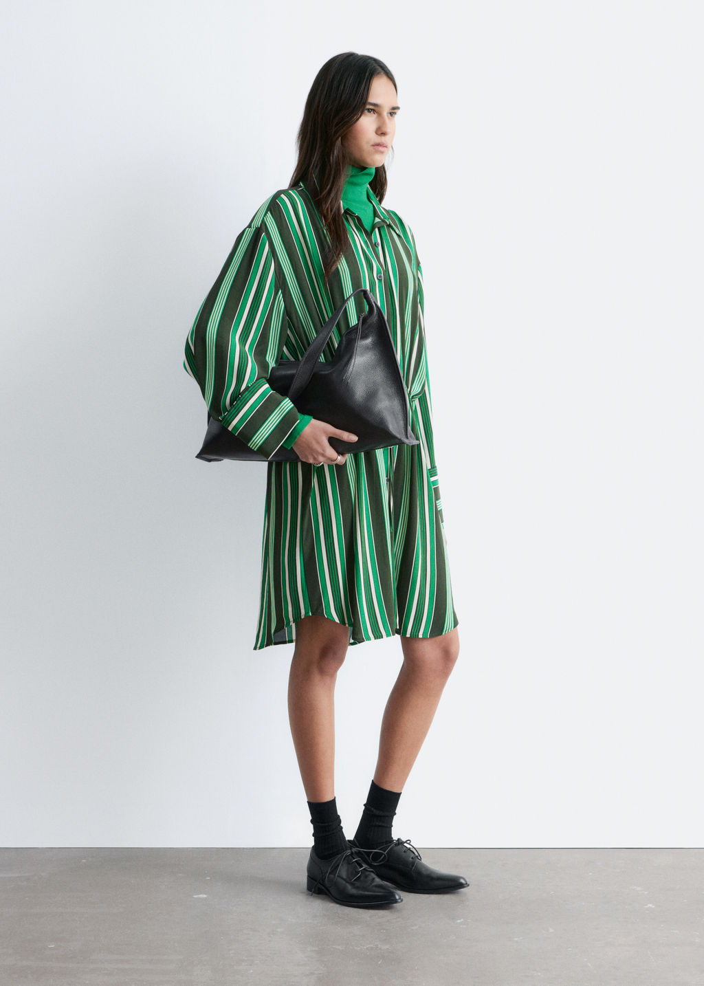 Vestido camisero de corte holgado con cord?n