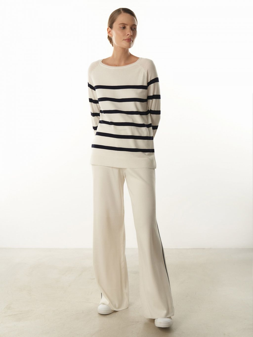 Conso/KTR 230745 - milk/dark blue Брюки женские