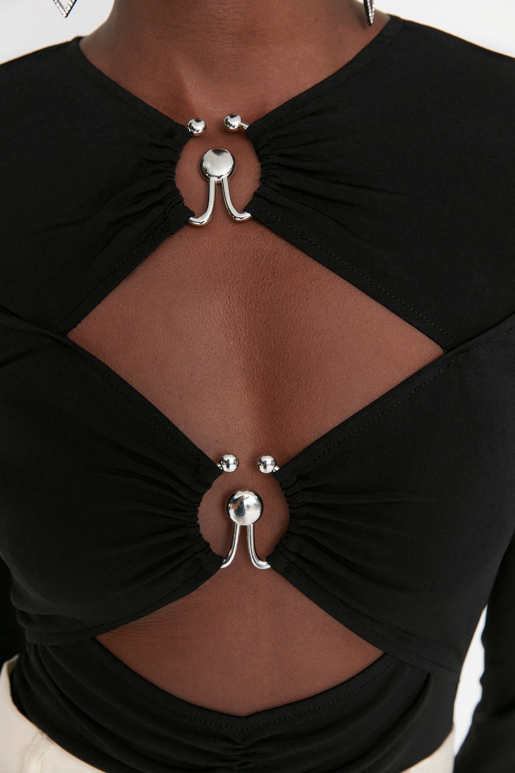 TRENDYOLMILLA Siyah Pencere/Cut Out Detayl? Aksesuarl? C?tc?tl? Body TPRSS22BD0014 фото 6