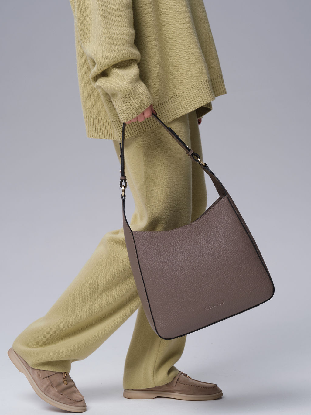 Кожаная сумка Azaro 31027 тауп