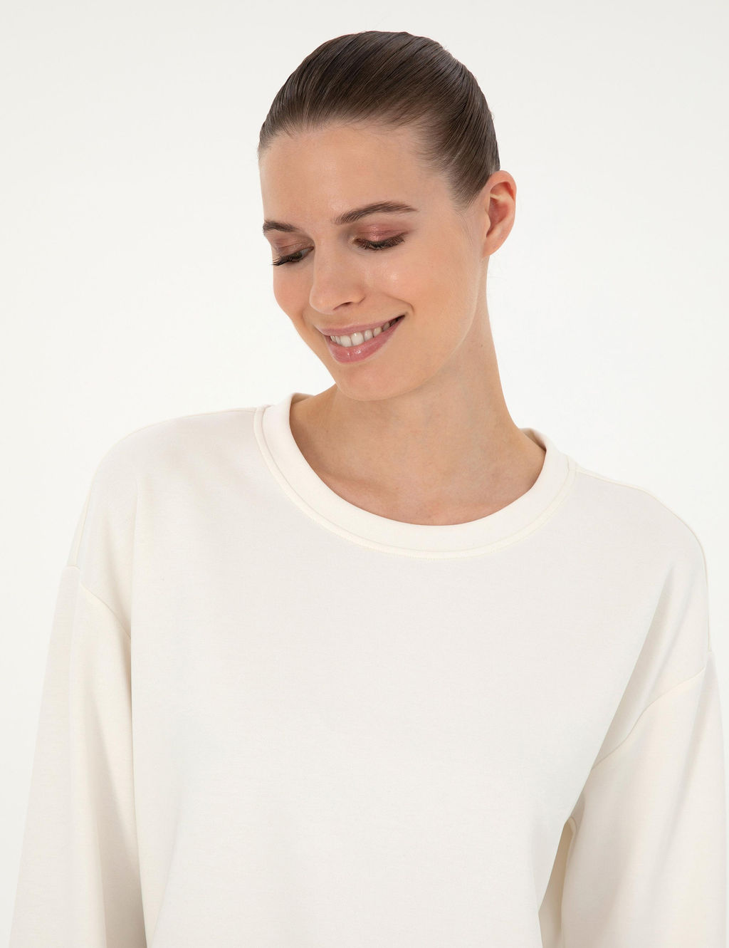 Ekru Comfort Fit Sweatshirt