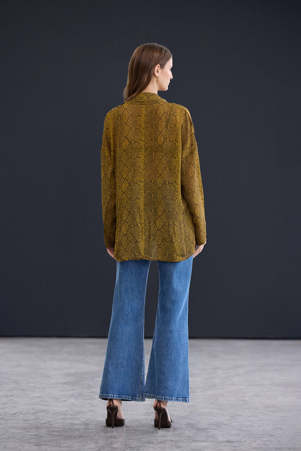 Trendyol Studio Yesil Animal Y?lan Desenli Sal Detayl? Transparan Dokuma Bluz TWOAW26BZ00275 - Trendyolmilla фото 10