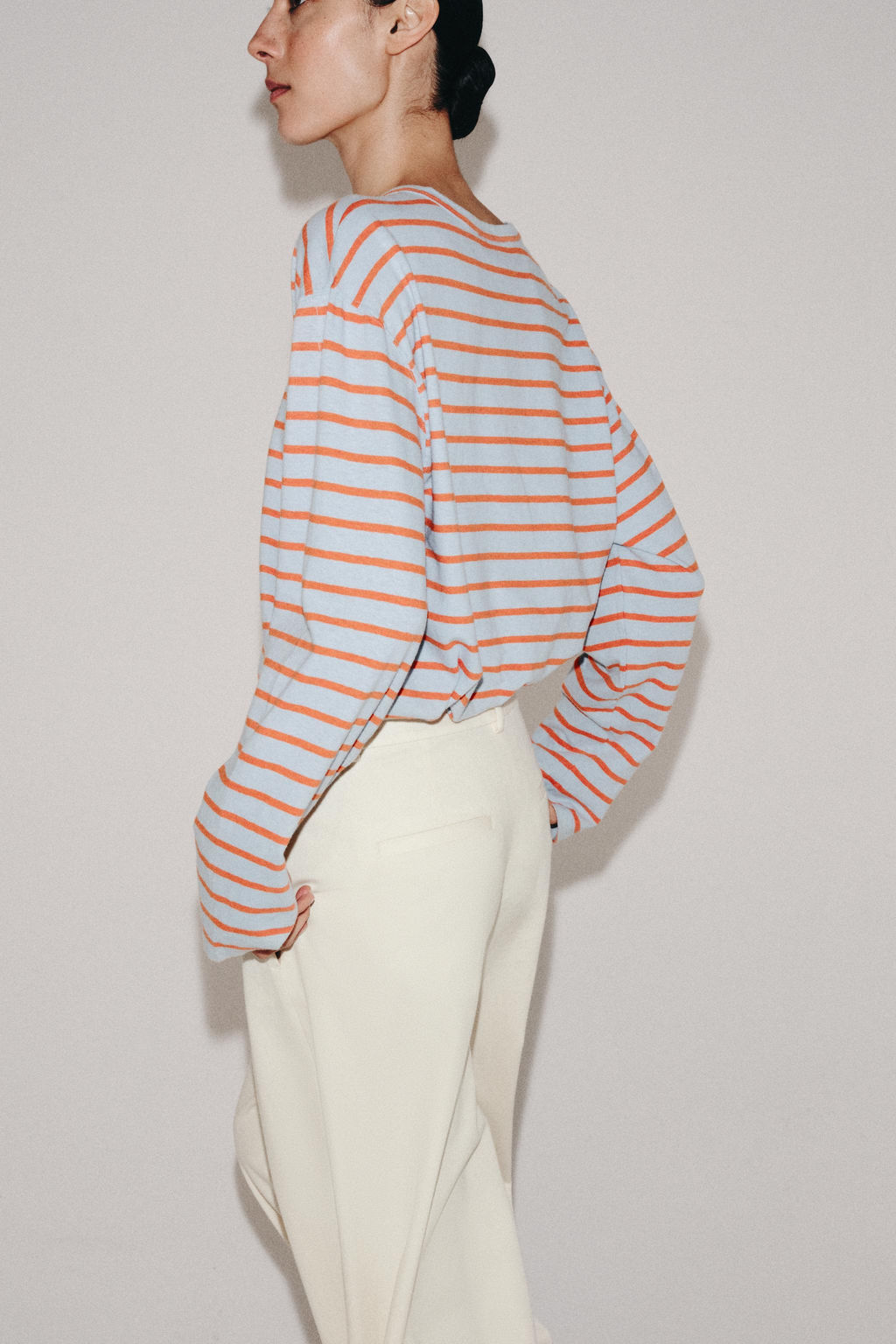 CAMISETA ALGOD?N Y LINO RAYAS / Azul pastel - Zara фото 3